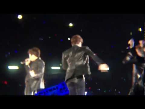[Fancam] 120407 2PM - Hands up!! @ KMW in BKK [@TheNariizZ]