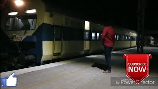 preview picture of video '64595 pt. Dindayal Upadhyay to subedarganj MMU passenger Arrival to departure Manda Road'
