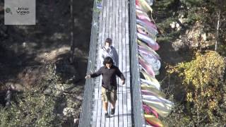 preview picture of video 'Pont Bhoutanais (au-dessus de l'Illgraben) (Valais,Suisse)'