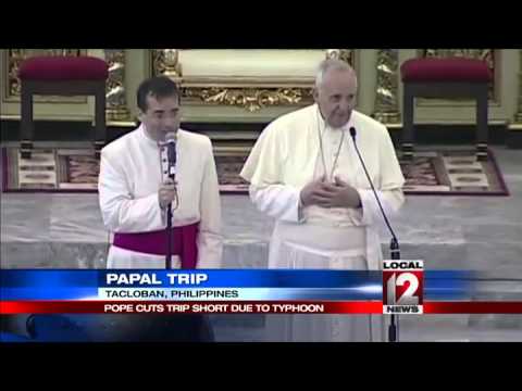 Philippine crowd building for papal Mass