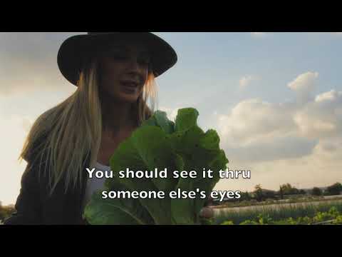 MARTIN HALL/HELLONELIA/ Music Video