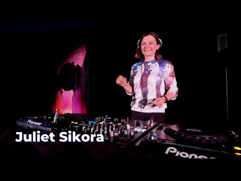 Juliet Sikora Melodic Tech House Mix at the Planetarium