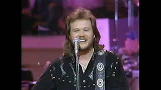 Travis Tritt : Here&#39;s a Quarter Call Someone Who Cares (1991)