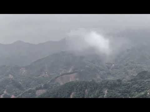 Waspada Badai! Tips Aman Menghindari Sambaran Petir Saat Berada di Gunung