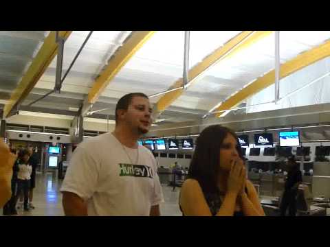 Meeting my sister for the FIRST time!!! (Lauren & Melissa)