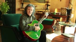 Donovan singing to Ramblin Jack Elliot For Mojo Magazine