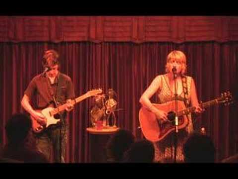 Kim Richey performs 
