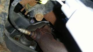 Replacing '09 Toyota Matrix O2 Sensor - Downstream