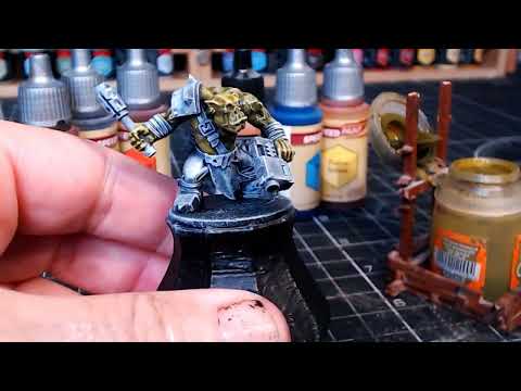 Painting Your First WARHAMMER Miniature with the SLAPCHOP Technique