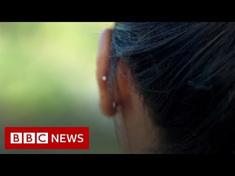 我把我7歲的孩子獨自送過邊境"--BBC新聞。 ('I sent my seven-year-old across the border alone' - BBC News)