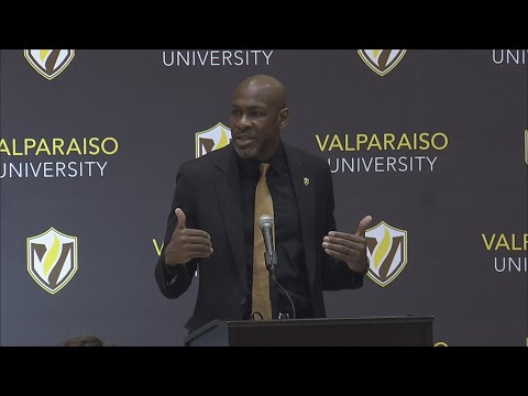 Former Illini Roger Powell takes over as Valparaiso's men's basketball coach