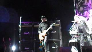 Loverboy, Toronto 2011, :&quot;The Kid Is Hot Tonight&quot;. Excellent video!