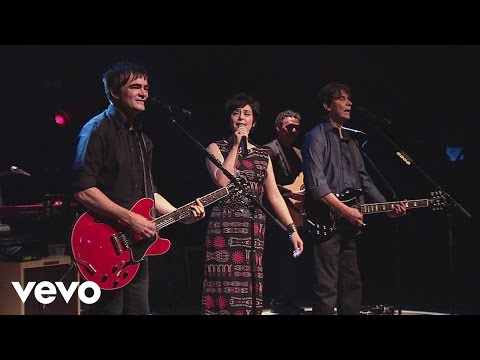 Samuel Rosa, Lô Borges - Balada do Amor Inabalável (Video Ao Vivo) ft. Fernanda Takai