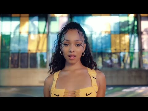 KATSEYE "Debut" but only Manon Lines