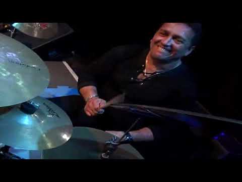 Banda Grafith 22 Anos - Born to Be Alive | Patrick Hernandez