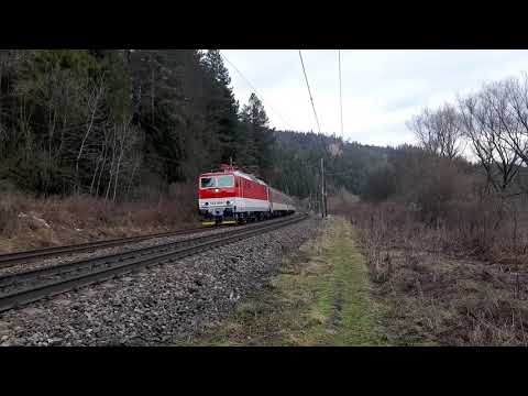 Osobný vlak 3917 Čadca-Žilina /162 008-7/