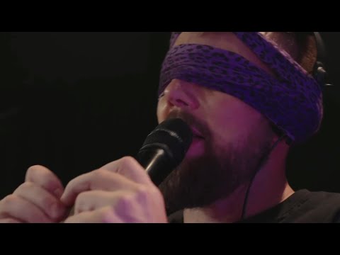 Lyömättömät (Solonen ja Kosola) Tavara-freestyle silmät sidottuina - Lyömättömät YleX Lyömäfest