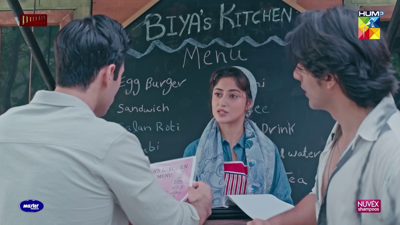 Hamare Dhabay Ke Samosay Bohat Mazay Ke Hain...! #sajalaly #zanjeerain #danyalzafar - HUM TV