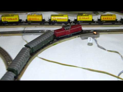 27. Stummi-Treff WN,  07 - V 100 2215 (Märklin  3072) mit drei Nahverkehrswagen