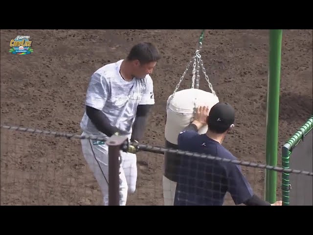 【ファイターズ春季キャンプ】ファイターズ・清宮 サンドバックを使用したトレーニング!! 2021/2/1