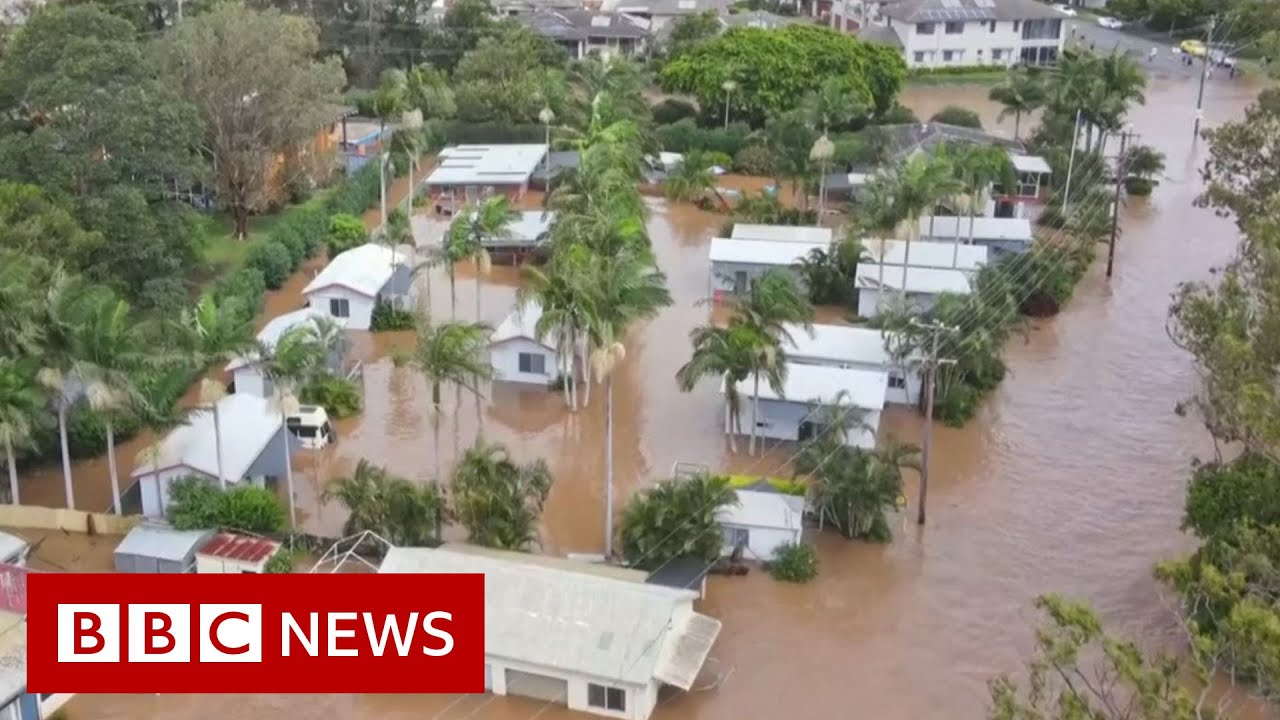 More rain forecast after areas of Australia see worst flooding in decades - BBC News