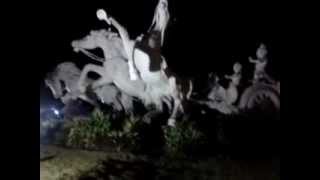 preview picture of video 'Khrisna and arjuna fighting statue-gianyar-Bali'