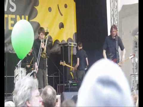 Rantanplan bei  Demo Fukushima mahnt am 26.3.11 in Hamburg.wmv