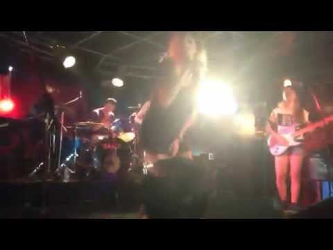 Ménades " Real" Refugio Guernica PreCosquin 2015