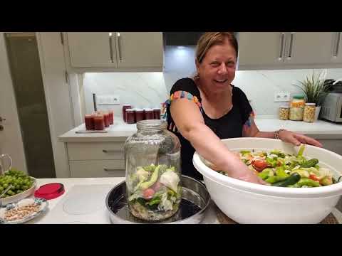 Karışık turşu!! Bütün püf noktalarını anlattım. Şimdiden afiyet olsun 🫠