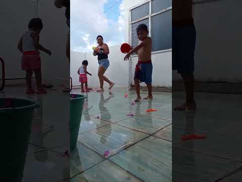 Guerrita de globos 💦