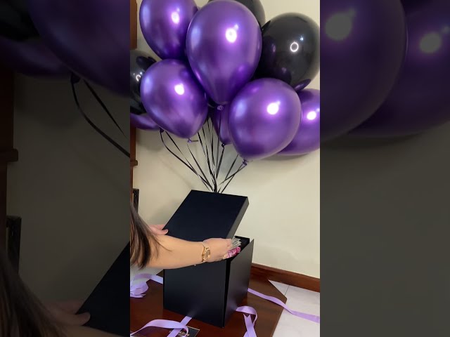 Vídeo relacionado con Warehouse 2024 Regalo de cumpleaños original para mujeres y hombres, regalo de dinero para cumpleaños con cartel de madera, libro de visitas, decoración de cumpleaños, números de cumpleaños, cartel de