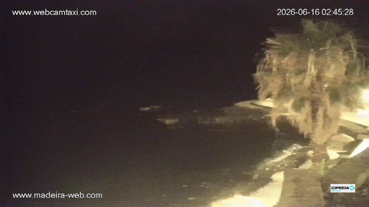 Live webcam view of Praia dos Reis Magos Beach
