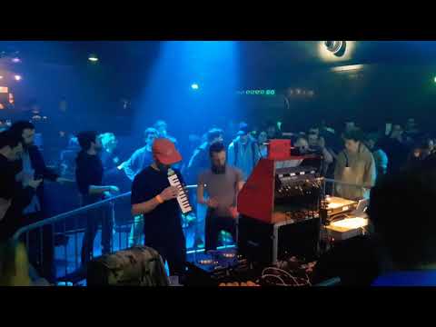 DAWA HIFI with DUBATRIATION plays : FRONTLINE RASTA by FIKIR AMLAK