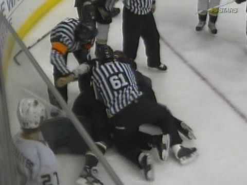 Travis Moen vs Steve Ott