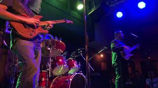 Download lagu Fives - Guthrie Govan, Gergo Borlai, Anton Davidyants. CONCERT IN IRKUTSK 2019. mp3