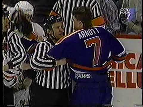 Jason Arnott vs Rich Sutter