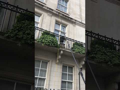 Watch our Belgravia window cleaning video