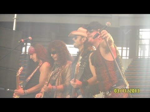 Burdel King - Mi Nombre es Rock N' Roll [MägoDeOz Fest, Colombia 2013/Nov/03]
