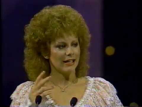 REBA WINS 1984 - STATLER BROTHERS PRESENT THE AWARD