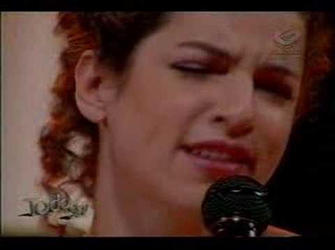 Giana Viscardi canta Rosa Morena no Ronnie Von