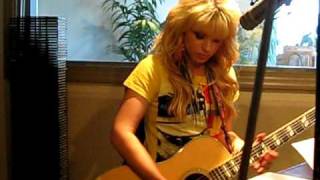 Orianthi &quot;Courage&quot; at Star 102.1