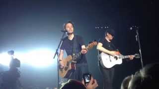 Blink 182 - Waggy Acoustic Live in Liverpool