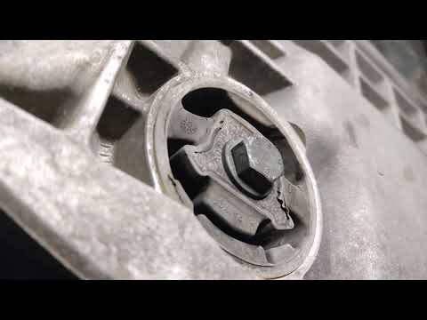 VW Touran Motorlager/Motorstützlager wechseln / Changing the engine support bearing VW Touran