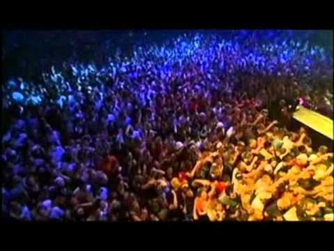 Eminem & Dina Rae - Superman (LIVE)