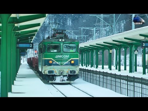 LE5100 40-1017-5 & Marfar Unicom Freight Train in Zapada/Snow in Gara Sinaia Station - 02 March 2018