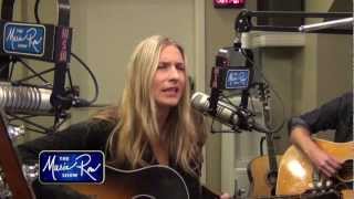 Holly Williams sings &quot;Drinking&quot;