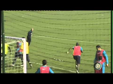 Julio Cesar e Maicon contro Giuseppe Baresi