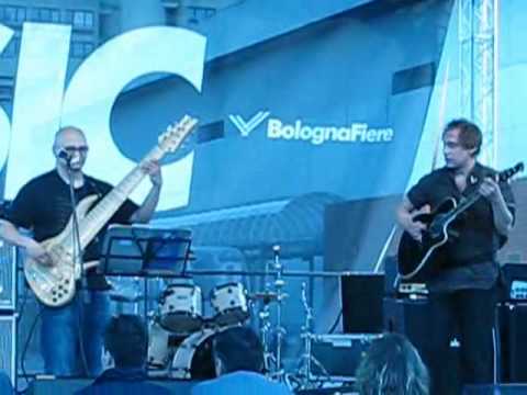 Alberto Viganò, Denis Stern e Domenico Camporeale live Music show Bologna 2010 3of3