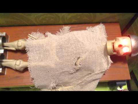 2009 Gemmy Animated Shock Treatment Skeleton On Table Talks & Shakes W/ Phrases