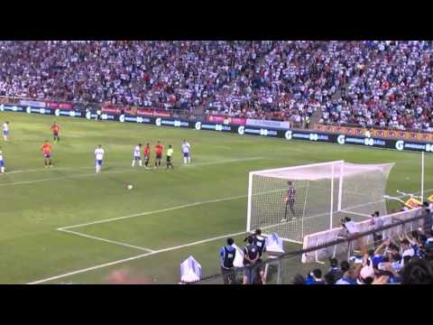 Penal para el 3 x 2 para la Universidad Católica sobre Unión Española. Gol de Nicolas Castillo